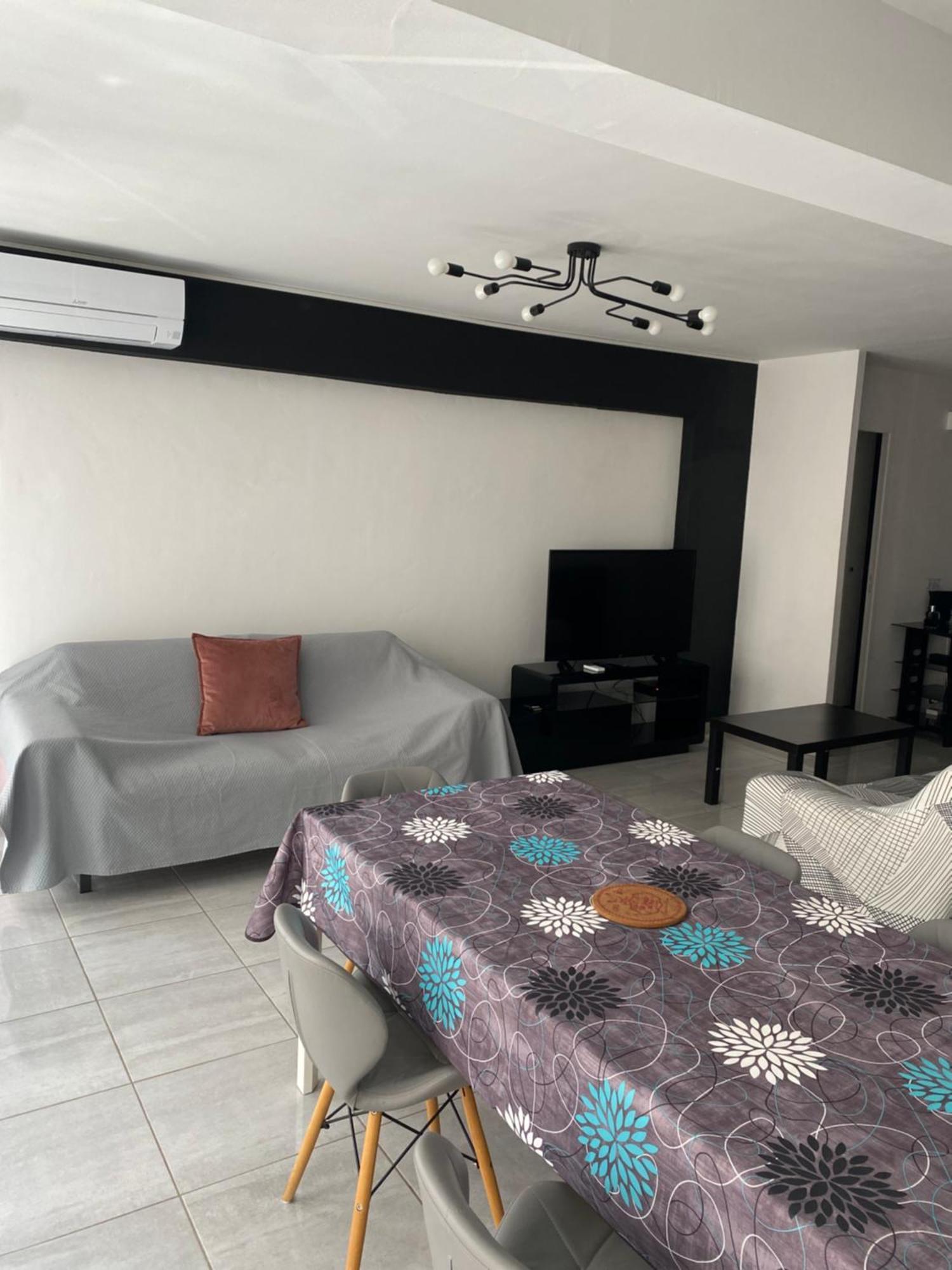 Super Parking + Clim 5 Min Du Centre&gare Appartement *